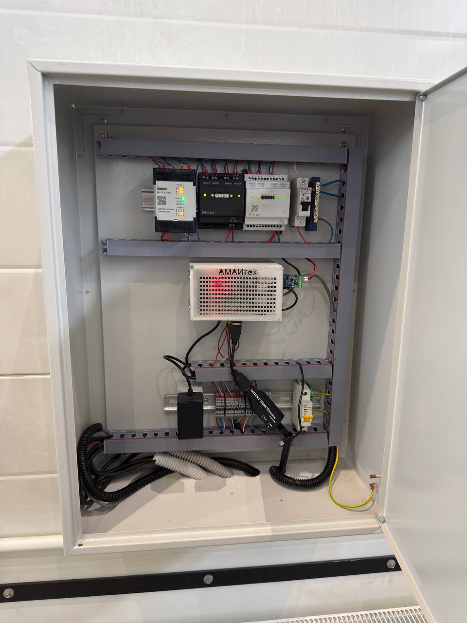 AMAItech data collection cabinet